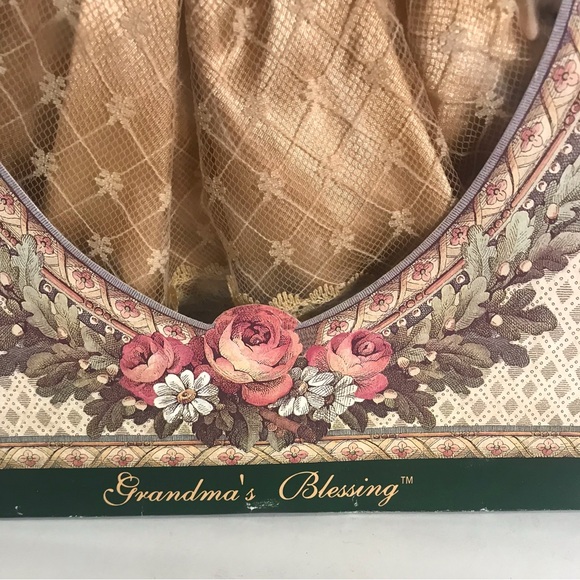 Vintage Grandma's Blessing Doll 1998 Hand-Painted Porcelain - Picture 4 of 8